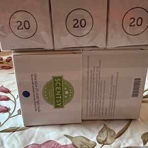 Scentsy Light Bulb Set